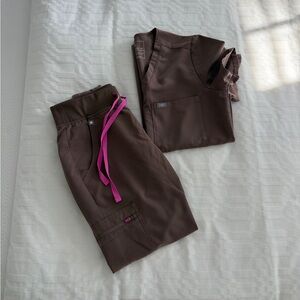 Figs Smokey taupe Scrub set